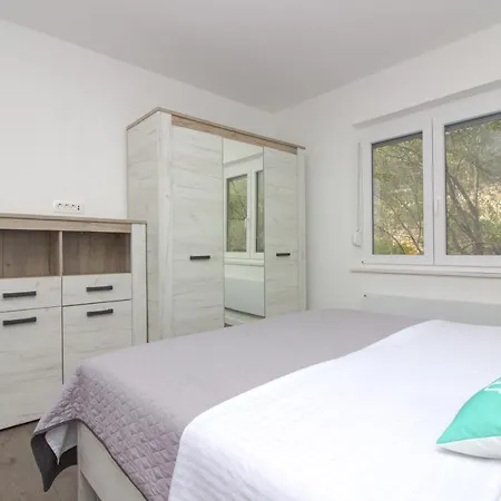 Sunny Stella Apartment Rava