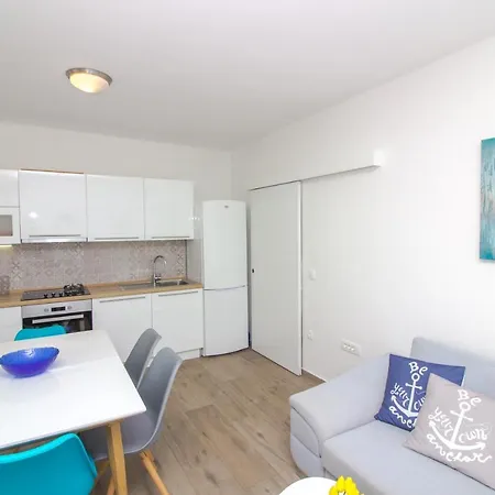 Sunny Stella Apartment Rava